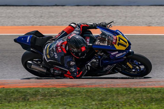El piloto de motos Dani Muñoz buscará su tercera victoria del campeonato junior de motociclismo este domingo