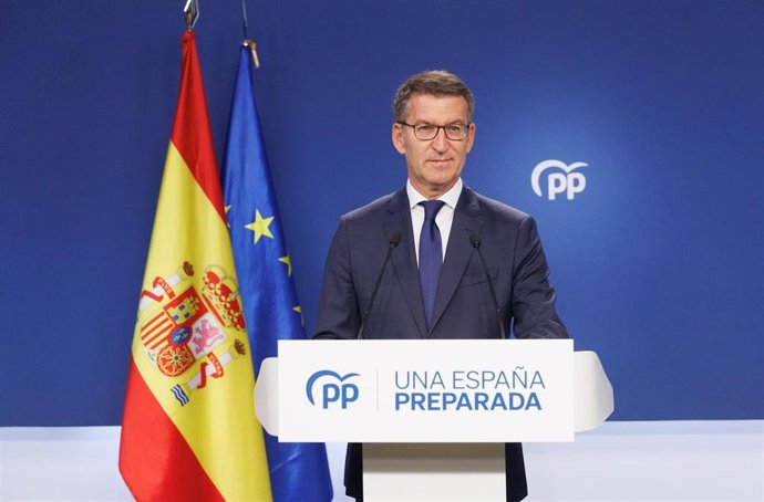 El presidente del PP, Alberto Núñez Feijóo, durante una rueda de prensa en la sede nacional del Partido Popular, en la calle Génova, a 29 de mayo de 2023, en Madrid (España). La reunión tiene lugar después de que el presidente del Gobierno haya anunciad