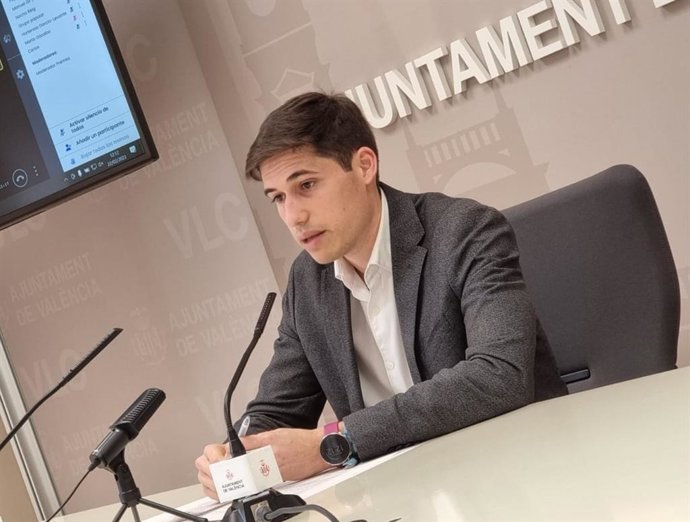 Archivo - El portavoz de los socialistas en la capital valenciana y edil de Hacienda y Sectores Económicos y Empleo en funciones en el Ayuntamiento e la ciudad, Borja Sanjuán, en una imagen de archivo.