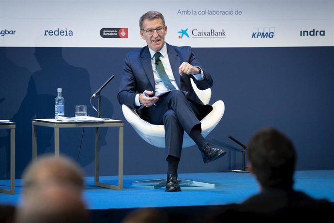 El líder de PP, Alberto Núñez Feijóo, interviene durante la última jornada de la 38 reunión del Cercle dEconomia, en el Hotel W de Barcelona, a 31 de mayo de 2023, en Barcelona, Catalunya (España). La edición de este año será la primera en la que el Ce