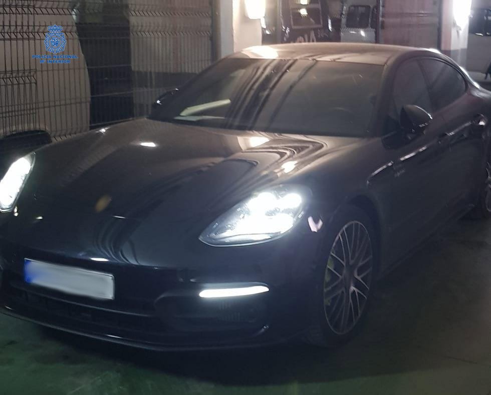 Coche de alta gama intervenido al detenido.
