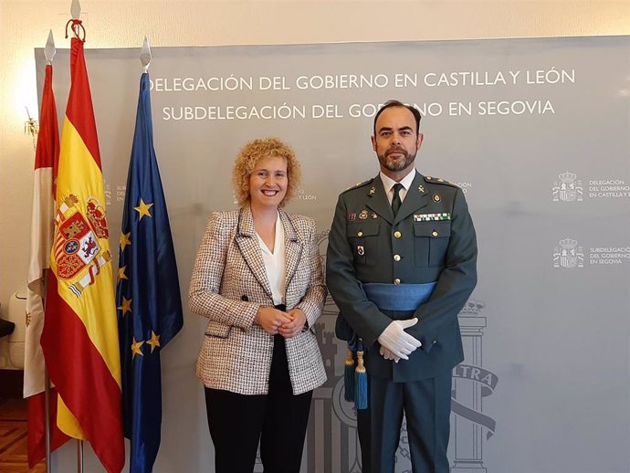 El teniente coronel Benito Donate con al subdelegada del Gobierno en Segovia, Lirio Martín.