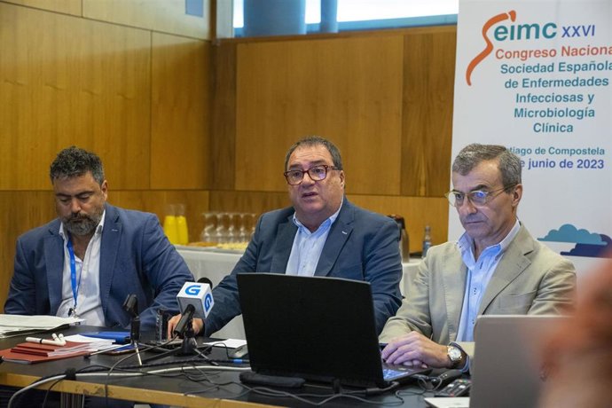 Expertos debaten en Santiago a resistencia aos antibióticos, que mata a 1,3 millóns de persoas ao ano no mundo