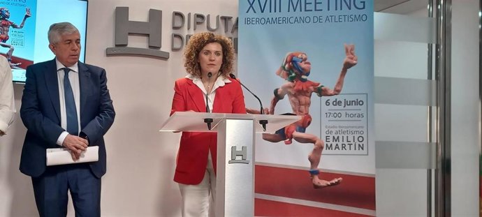 La presidenta de la Diputación y secretaria general del PSOE de Huelva, María Eugenia Limón, este jueves en rueda de prensa.