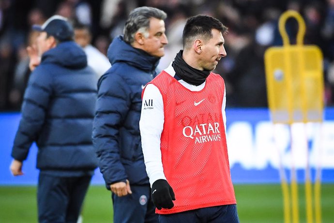 Archivo - Christophe GALTIER of PSG and Lionel (Leo) MESSI of PSG during the training of the Paris Saint-Germain team on February 24, 2023 at Parc des Princes stadium in Paris, France - Photo Matthieu Mirville / DPPI