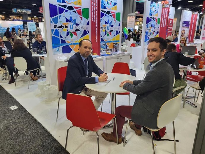 Encuentro del secretario general de Universidades de la Junta, Ramón Herrera y el director general de Relaciones Internacionales del Gobierno de la Ciudad de Buenos Aires, Mauro Alejo