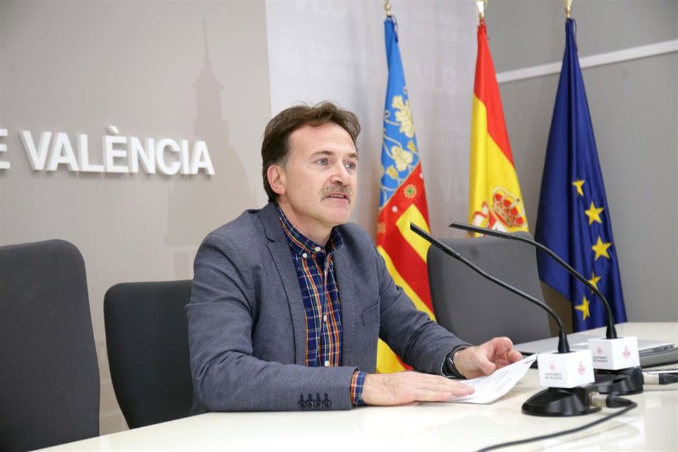 Archivo - El presidente de la EMT de Valncia y edil de Movilidad Sostenible en funciones, Giuseppe Grezzi, en una imagen de archivo.