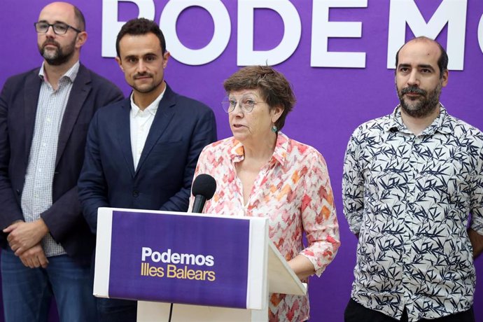 La candidata de Unidas Podemos en Baleares, Antnia Jover, durante una rueda de prensa, en la sede de Podemos, a 1 de junio de 2023