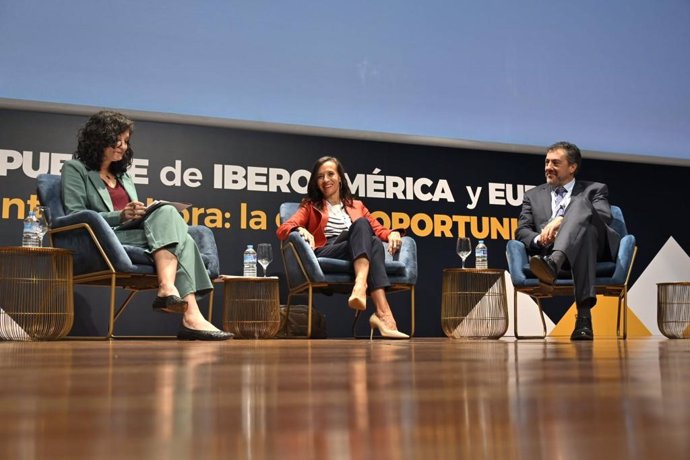 Emilia Pérez,Juan Ricardo Ortega y Beatriz Corredor