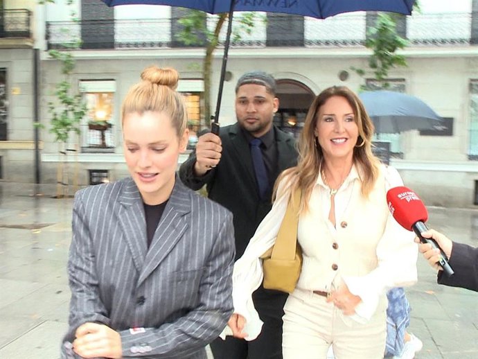 ALEJANDRA ONIEVA Y SU MADRE, CAROLINA MOLAS