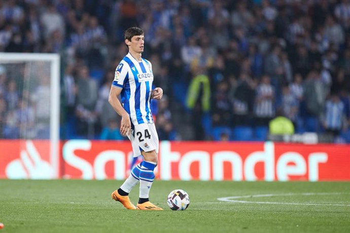 El central Robin Le Normand durante un partido con la Real Sociedad
