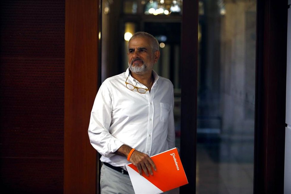 Archivo - El líder de Ciudadanos (Cs) y portavoz en el Parlament, Carlos Carrizosa, tras la reunión de la Mesa y la Junta de Portavoces del Parlament, a 1 de septiembre de 2022, en Barcelona, Cataluña (España). La Mesa del Parlament ratifica la suspensi