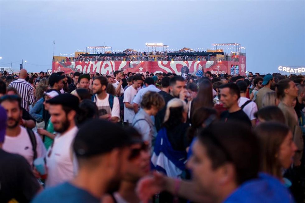 Asistentes a la primera jornada del Primavera Sound en el Parc del Frum de Barcelona