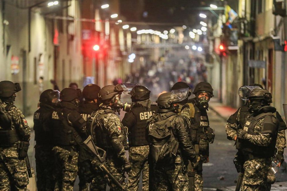 Archivo - Militares durante una protesta contra el Gobierno en Ecuador