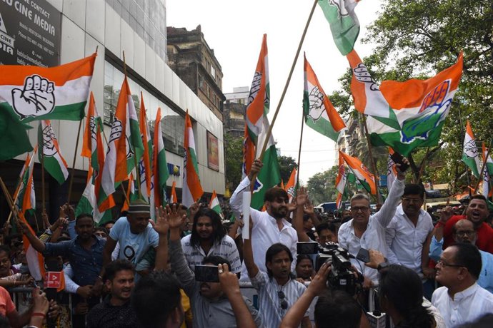 Archivo - Imagen de archivo de activistas del mayor partido de la oposición de la India, el Congreso Nacional Indio (INC), en una protesta en Calcuta