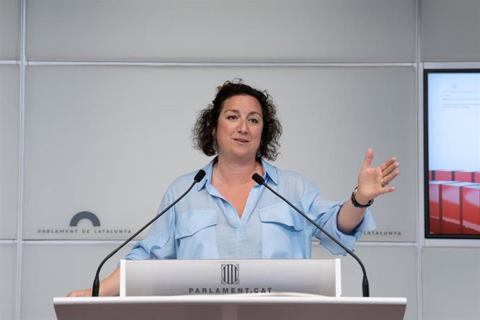 Archivo - La portavoz del Partido Socialista de Cataluña en el Parlament, Alícia Romero, comparece en rueda de prensa sobre la condena del TSJC a la presidenta de Junts, en el Parlament, a 30 de marzo de 2023, en Barcelona, Cataluña, (España). Alícia Ro