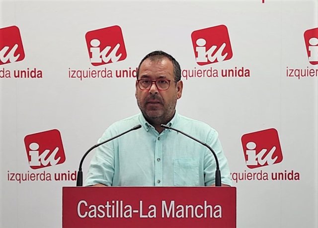 Archivo - El coordinador regional de IU, Juan Ramón Crespo.