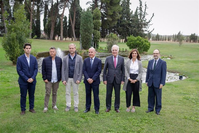 Archivo - Fundación Ibercaja e Ibercaja Banco reforestan 40 hectáreas en Tauste, en el marco del proyecto Smart Green España.