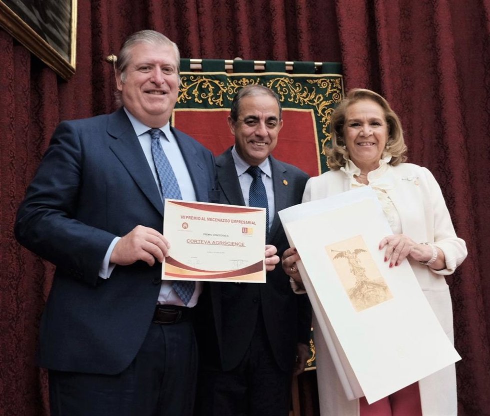 Entrega del VII Premio de Mecenazgo Empresarial del Consejo Social de la US a la firma Corteva.