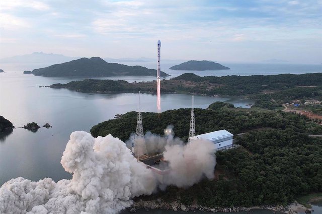 El llançament d'un satèl·lit de reconeixement militar nord-coreà