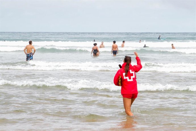 Archivo - Servicio de salvamento en playas.