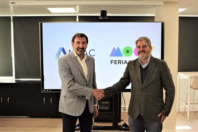 En imagen (izq.A der.): José López-Tafall, director general de ANFAC y David Peris, consejero delegado de Boosters Group.