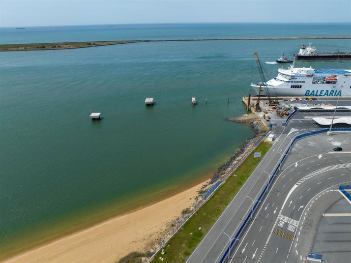 Obras de la nueva rampa ro-ro.