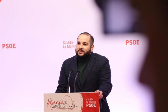 Archivo - El diputado nacional del PSOE Miguel González Caballero.