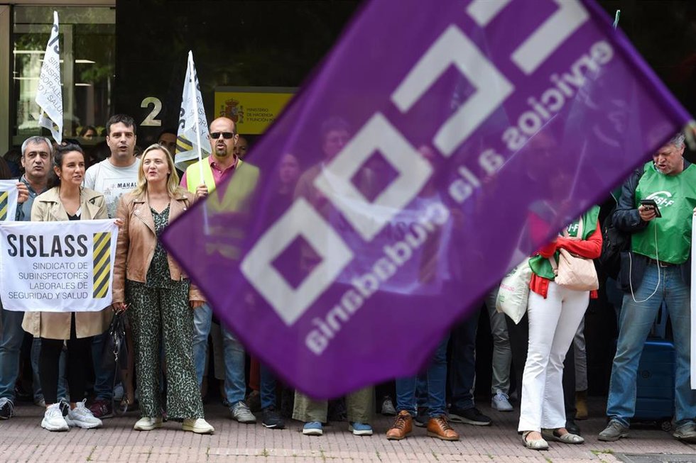 CCOO destaca que a pesar del récord de afiliación la cifra de personas en desempleo sigue siendo muy elevada. 