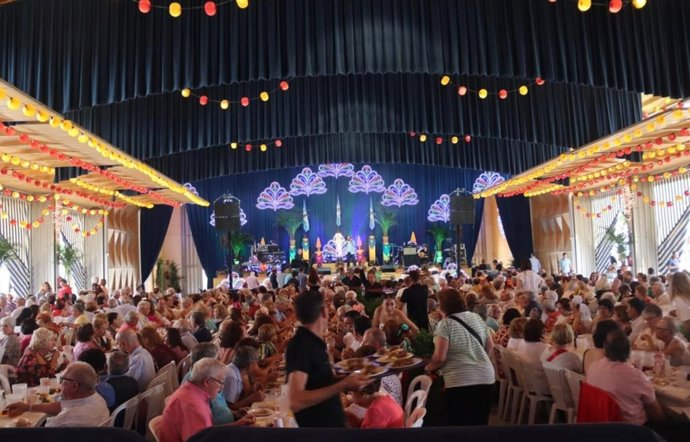 La recepción a los mayores es uno de los actos que trae consigo la Feria de Alcalá de Guadaíra en sus primeros días.