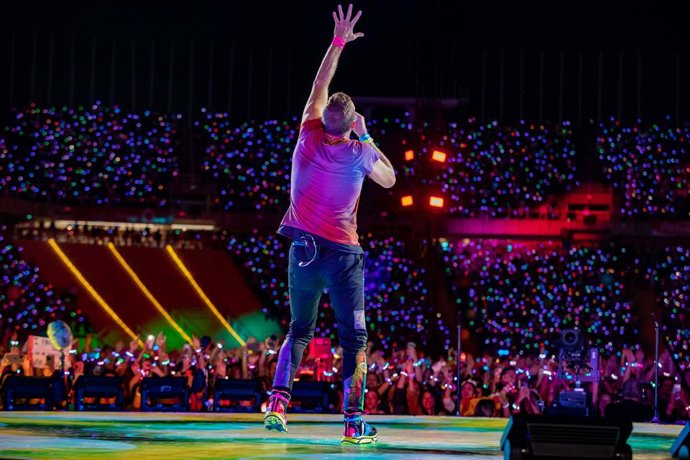 El cantante de la banda británica Coldplay, Chris Martin, durante un concierto en el Estadi Olímpic Lluís Companys, a 24 de mayo de 2023, en Barcelona, Catalunya (España). Este es el primer concierto de los cuatro que ofrece Coldplay en Barcelona, hoy, 