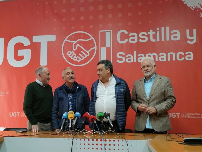 El Secretario General De UGT, Pepe Álvarez (Segundo Por La Izquierda), Junto A Los Sindicalistas Faustino Temprano, Antonio Oviedo Y Marcelino Muñoz.