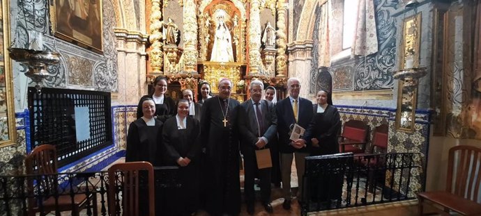 Firma de un convenio entre fundación CB y el convento de Carmelitas Descalzas