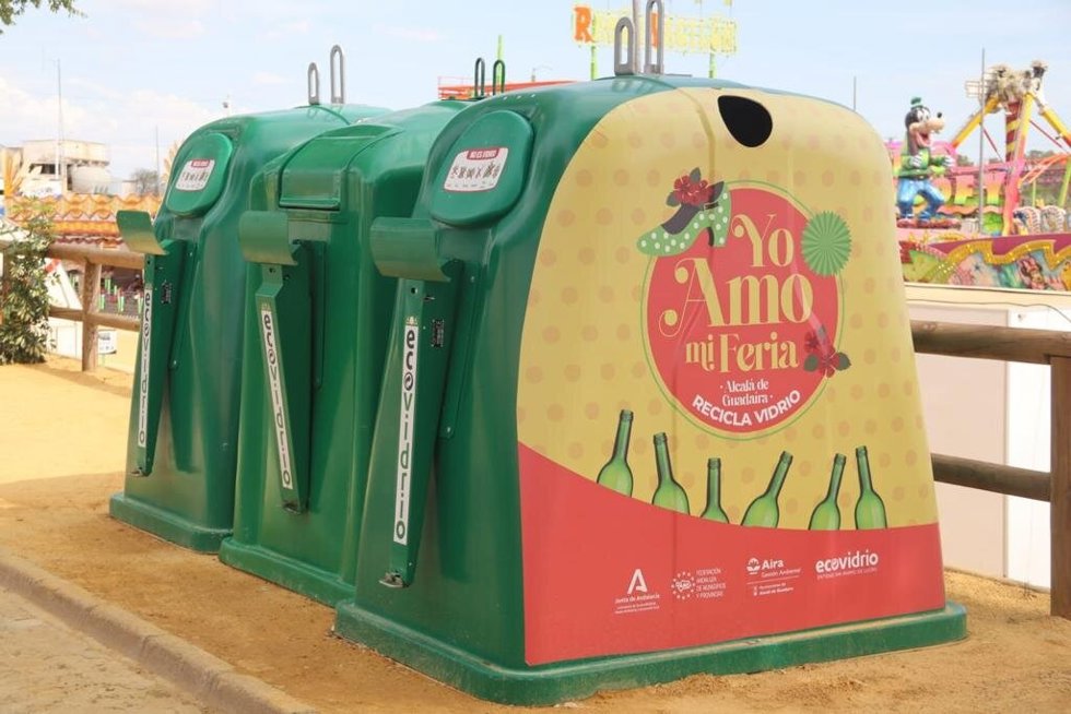 A las casetas se les entrega de forma gratuita más de 170 cubos con ruedas de 120 litros para facilitar la labor de reciclado y recogida de los envases de vidrio.
