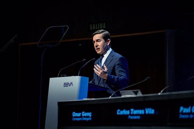 Archivo - El presidente de BBVA, Carlos Torres Vila, presenta los resultados de BBVA en 2022, en el Auditorio Ciudad BBVA, a 1 de febrero de 2023, en Madrid (España). B