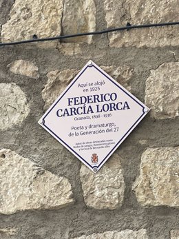 Placa homenaje a García Lorca en la Carrera de Jesús