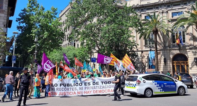 Funcionarios de Justicia protestan en la tercera jornada de huelga convocada por los sindicatos Csif, CC.OO. Staj y UGT. El 10 de mayo de 2023.