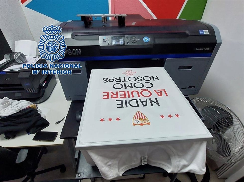 Material de impresión usado por el investigado