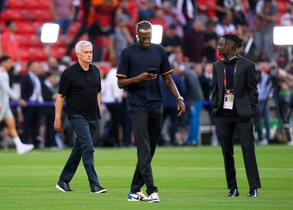 José Mourinho durante la final de la Liga Europa 2022-2023