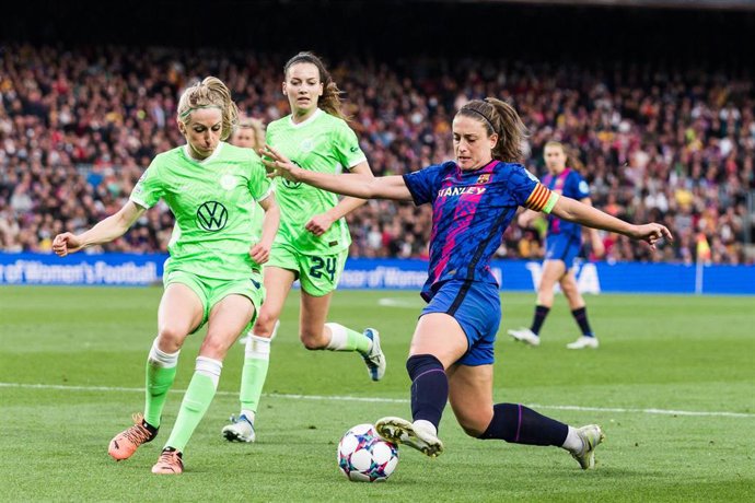 Archivo - Alexia Putellas of FC Barcelona in action during the UEFA Women's Champions League Semi Final match between FC Barcelona and VFL Wolfsburg  at Camp Nou on April 22, 2022 in Barcelona, Spain.