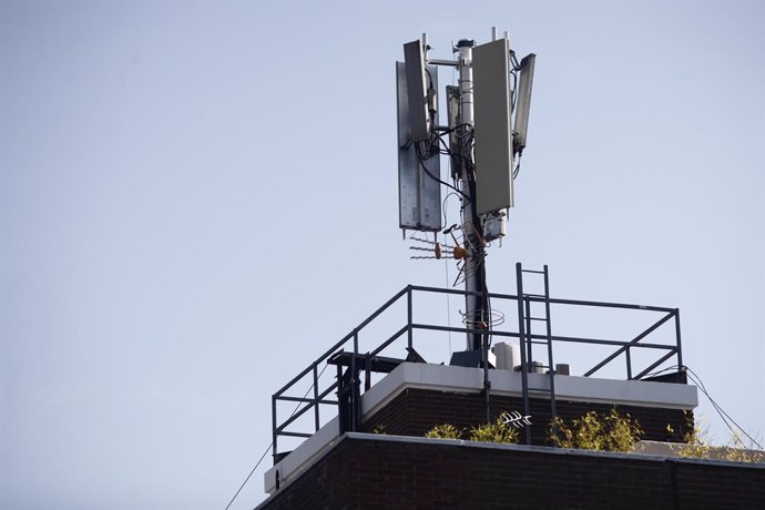 Archivo - Imatge d'una antena de telefonia