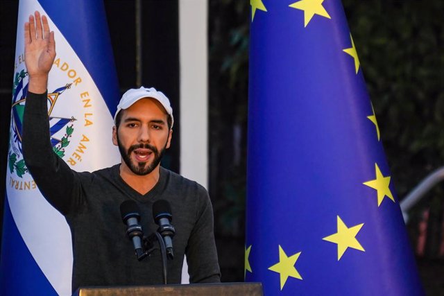 Archivo - January 17, 2023, Mejicanos, San Salvador, El Salvador: Salvadoran President Nayib Bukele gestures while speaking during the inauguration of a community center financed by the United Nations Refugee Agency and the European Union.
