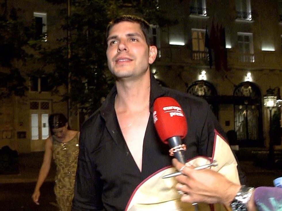 DIEGO MATAMOROS ABANDONA LA BODA DE SU PADRE