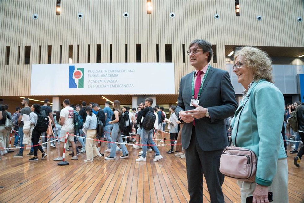 El director general de la Academia Vasca de Policía y Emergencias, Andrés Zearreta