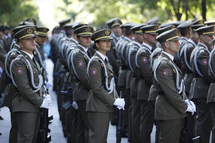Desfile del Día de las Fuerzas Armadas presidido por los Reyes en Granada, a 3 de junio de 2023
