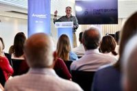 Bendodo (PP) llama al voto masivo porque en España "no somos tan fuertes para aguantar nueve años de duro sanchismo"