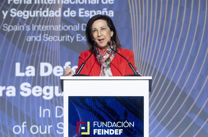 La ministra de Defensa, Margarita Robles, interviene durante la inauguración de la III Feria Internacional de Defensa y Seguridad de España en Ifema Madrid, a 17 de mayo de 2023, en Madrid (España). La fundación FEINDEF ha organizado la Feria Internacio