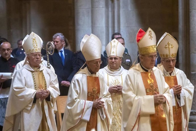 O presidente da Xunta, Alfonso Rueda, asiste á celebración eucarística na que tomará posesión como arcebispo de Santiago Francisco José Prieto