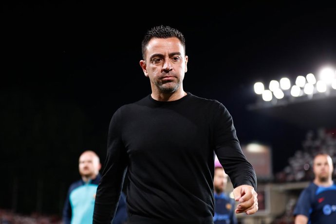 Archivo - Xavi Hernandez, head coach of FC Barcelona, looks on during the spanish league, La Liga Santander, football match played between Rayo Vallecano and FC Barcelona at Estadio de Vallecas on April 26, 2023, in Madrid, Spain.