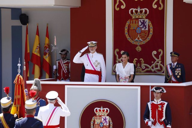 Los Reyes presiden el desfile de Día de las Fuerzas Armadas 2023, a 3 de junio de 2023 en Granada (Andalucía, España). El Rey Felipe VI y la Reina Letizia, presiden  el desfile del Día de las Fuerzas Armadas, en el que participan más 3.100 militares, 150 